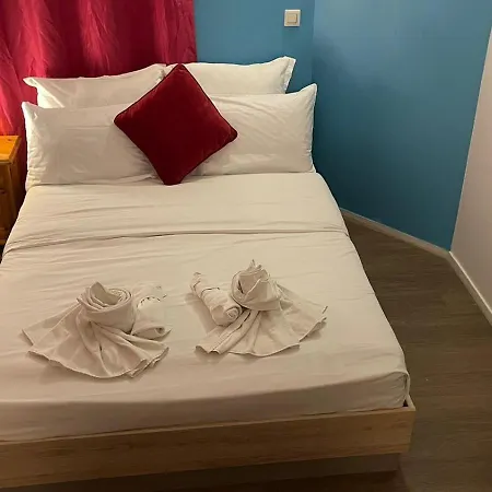 Hotel- Restaurant Le Quentin Hotel *