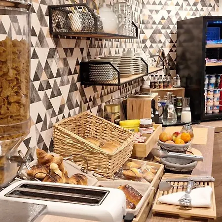 Hotel- Restaurant Le Quentin Hotel *