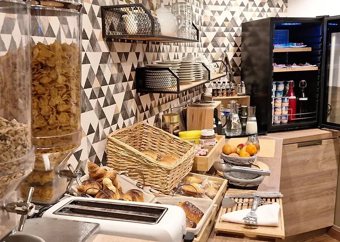 Hotel- Restaurant Le Quentin 酒店 3*