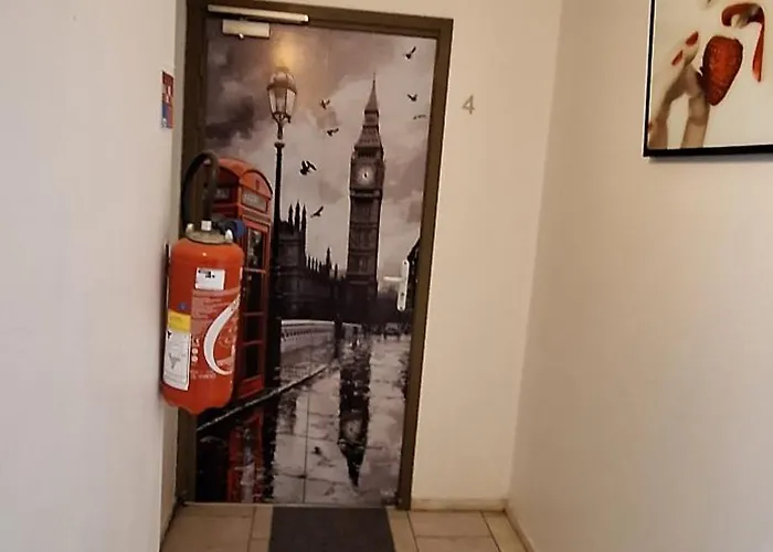 Hotel- Restaurant Le Quentin 酒店 3*